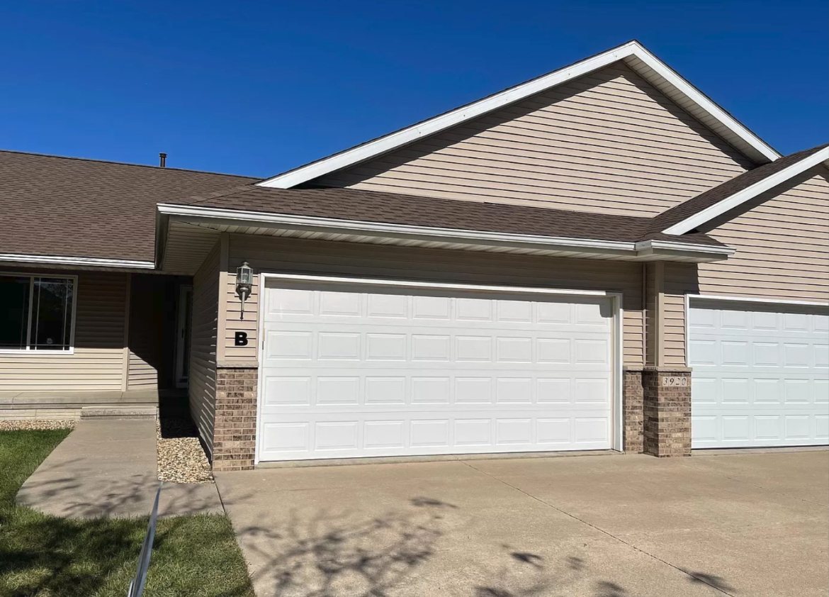Unit B — 3920 37th Ave SW